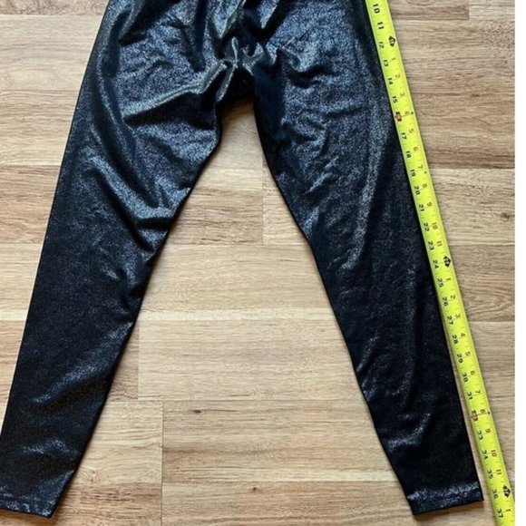 Beyond Yoga Beyond the Bump Maternity Leggings size Medium - Black Shimmer - Picture 3 of 6